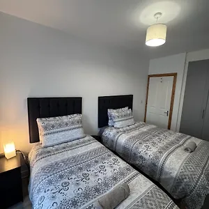 Modern Good Distance From And Airport 4people Apartment Dublin